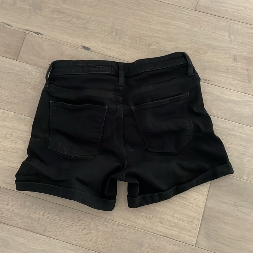Universal Thread shorts - Picture 2 of 4